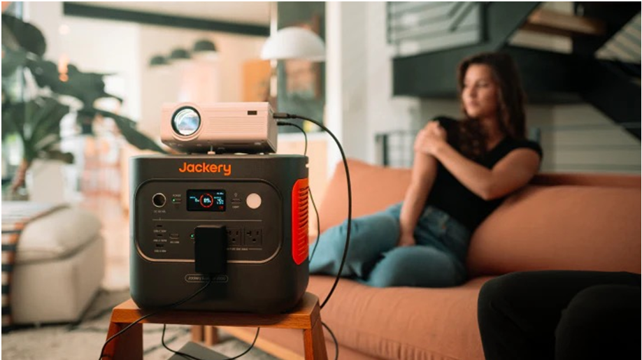 Jackery Solar Generator 2000 v2