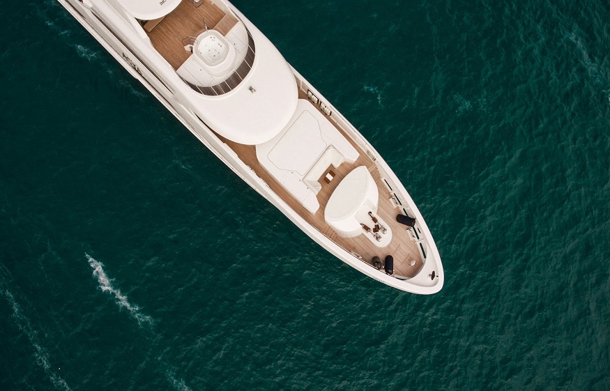 luxury yacht charter